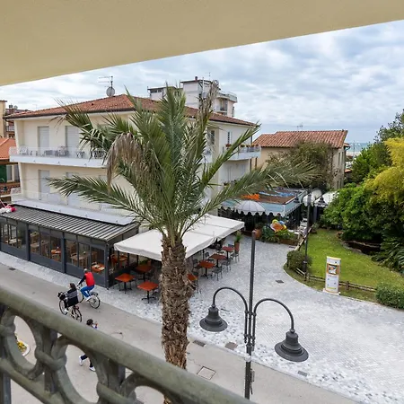 Vacation With 3 Separate And Private Parking *