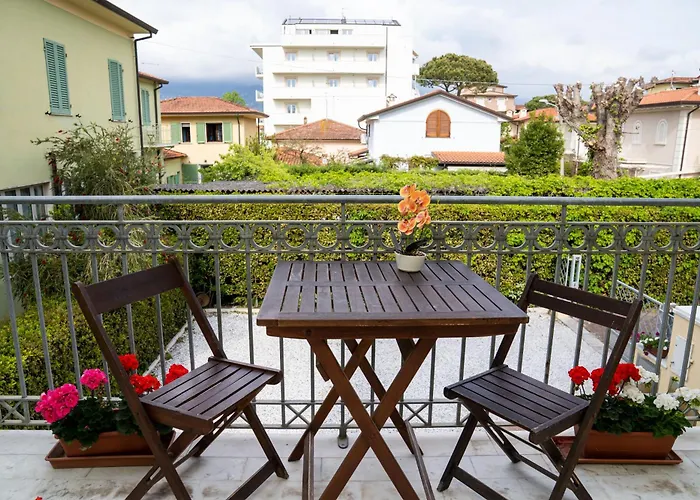 Vacation With 3 Separate And Private Parking Appartement Marina di Pietrasanta