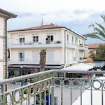 Vacation With 3 Separate And Private Parking * Marina di Pietrasanta