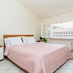 Vacation With 3 Separate And Private Parking Appartement *