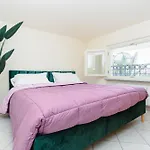Vacation With 3 Separate And Private Parking Appartement