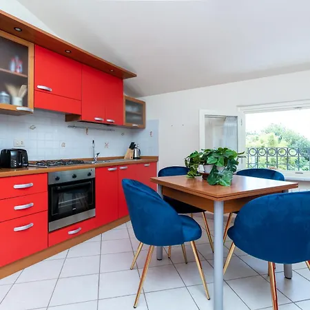 Vacation With 3 Separate And Private Parking Appartement