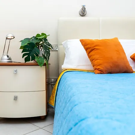 Vacation With 3 Separate And Private Parking * مارينا دي بييتراسانْت
