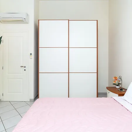 Vacation With 3 Separate And Private Parking Lägenhet *
