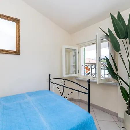 Vacation With 3 Separate And Private Parking Appartement