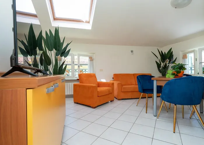 Vacation With 3 Separate And Private Parking Apartment Marina di Pietrasanta