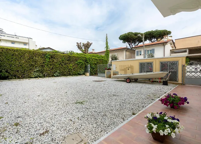 Vacation With 3 Separate And Private Parking *