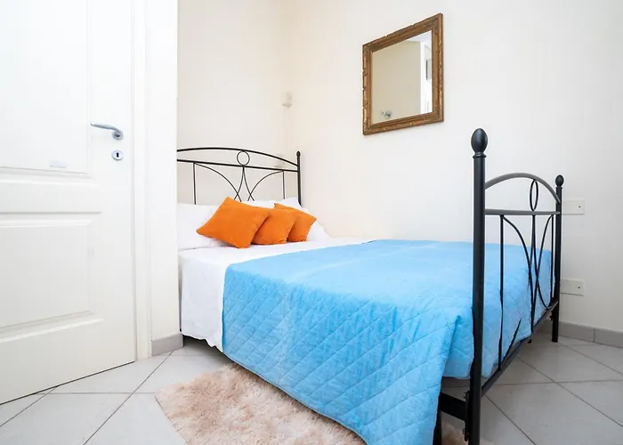 Vacation With 3 Separate And Private Parking Apartment *