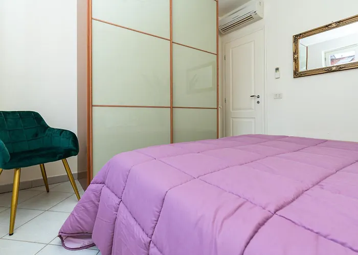 Vacation With 3 Separate And Private Parking Apartment *