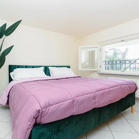 Vacation With 3 Separate And Private Parking Apartment